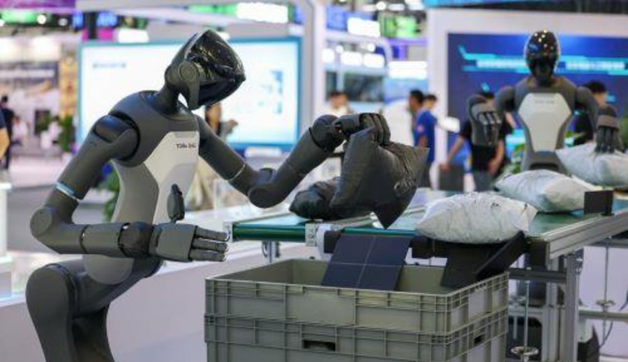 imagen de Producción de robots humanoides de China superará 100.000 unidades este año, según alto funcionario