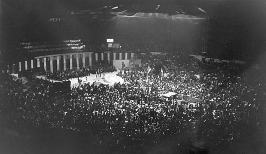 imagen de El mejor Partido Comunista del mundo. Esteban Valenti