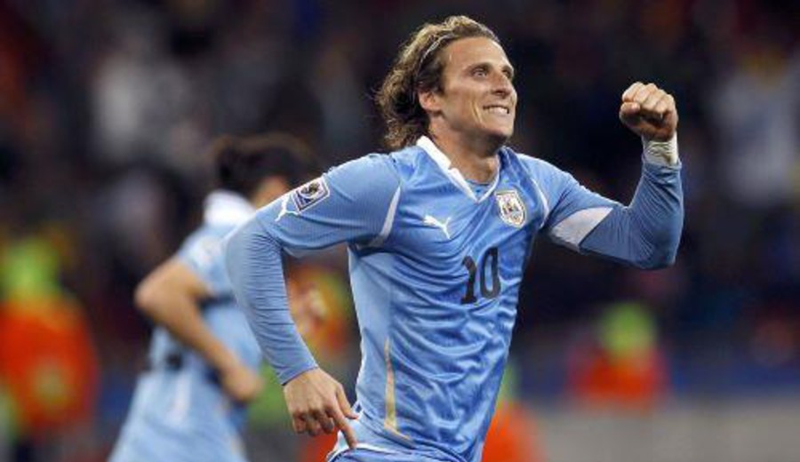 imagen de La apuesta del presidente de la AUF por Diego Forlán