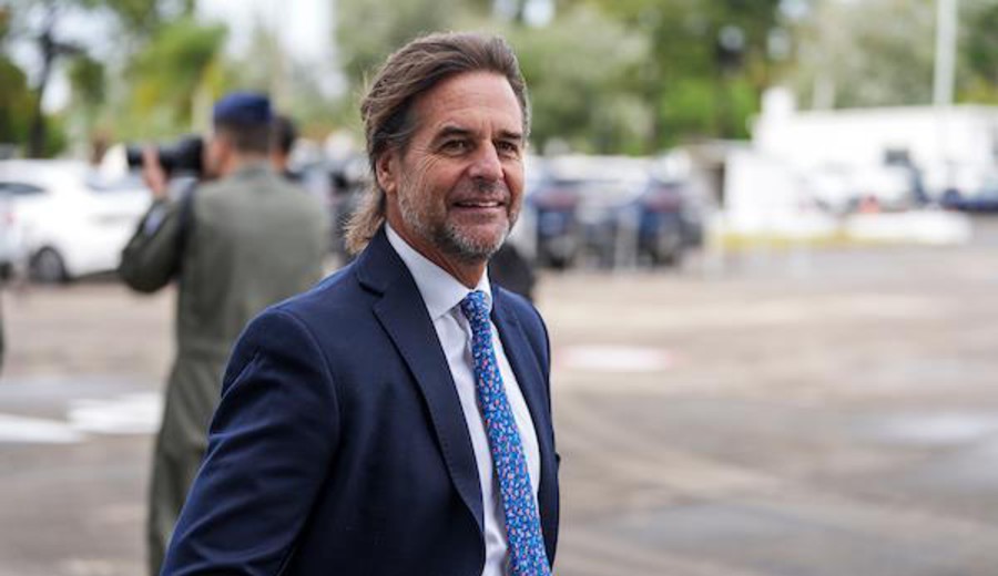 imagen de Lacalle Pou es el político con mayor popularidad (55%) según Cifra