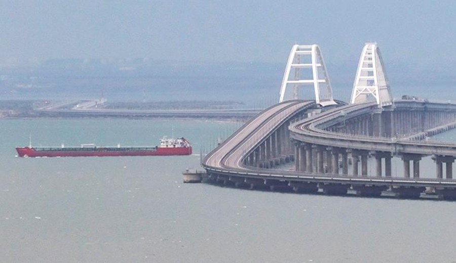 imagen de Ucrania golpea la logística rusa en el mar de Azov y Moscú busca rutas alternativas