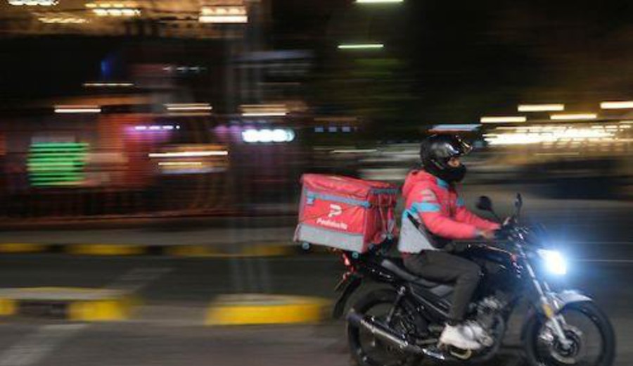 imagen de Uber lanza oferta de U$S 14800 millones por el 100% de Delivery Hero, propietaria de PedidosYa