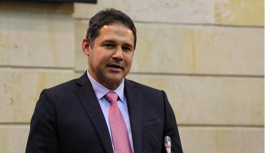 imagen de La derrota de De la Espriella fue histórica, pero todavía no quiebra su mayoría
