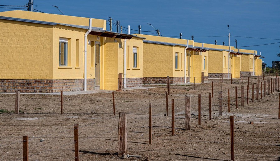 imagen de Entregan 301 viviendas en Artigas, Paysandú y Salto