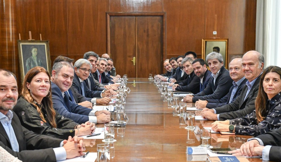 imagen de Gobierno de Milei evalúa enviar a Caputo y Karina a China, pero el viaje aún no tiene fecha