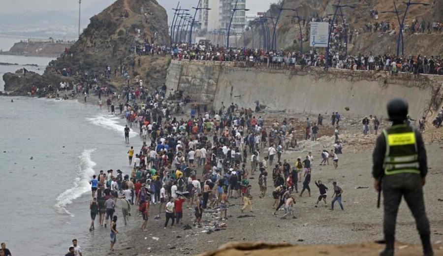 imagen de Continúa la frenética arremetida de migrantes en Ceuta: ya entraron unos 60 000