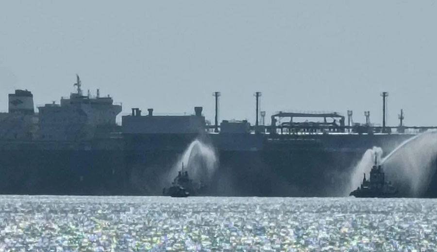 imagen de Egipto confirmó que un dron incendió dos buques gasíferos en el puerto de Damieta