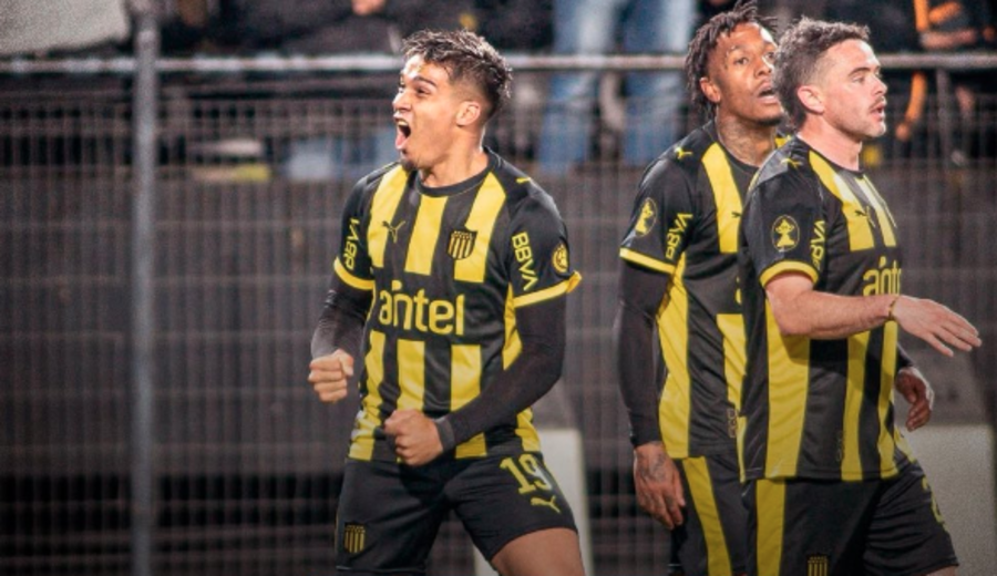 imagen de Peñarol goleó 3-0 a Cerro Largo, ganó la Serie A y lidera en solitario la Anual