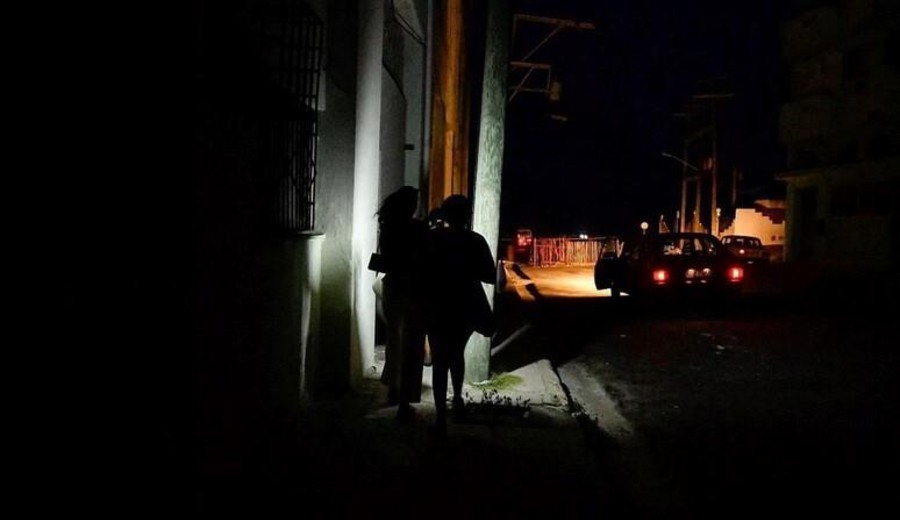 imagen de Vuelve a colapsar el sistema eléctrico en Cuba: sexto apagón en el año