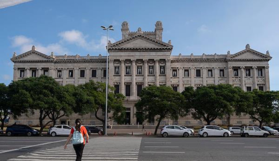 imagen de Democracia plena, pero no inmune: los desafíos del Uruguay ante la crisis de representación. Gerardo Amengual