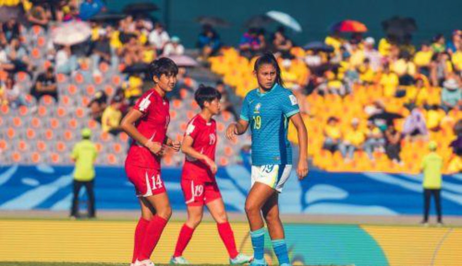 imagen de Fútbol a sol y sin sombra: cómo el calor extremo pone en riesgo a los astros del mañana