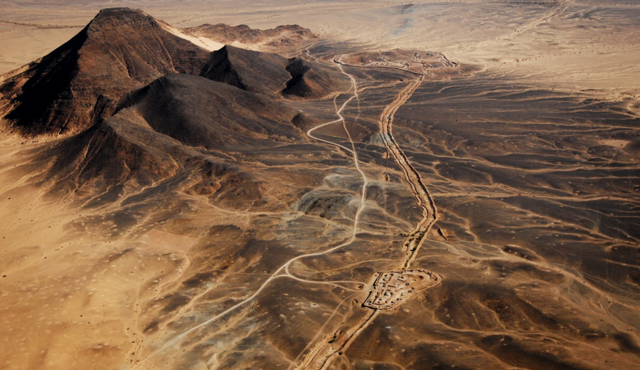 imagen de El muro de arena que divide al Sáhara Occidental desde hace cuatro décadas