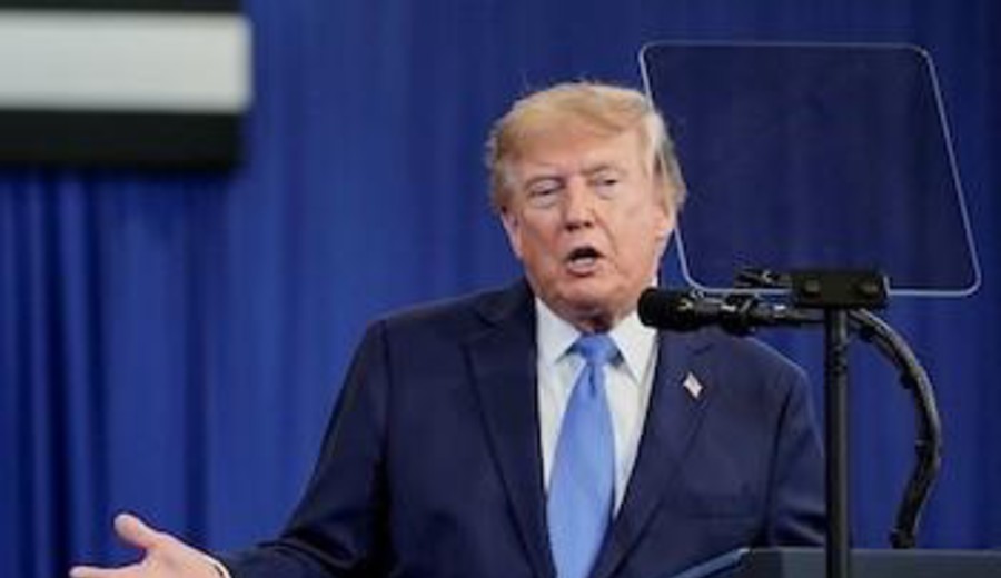 imagen de Trump dijo que declarará el estrecho de Ormuz territorio de EE. UU. una vez que termine la ofensiva militar contra Irán