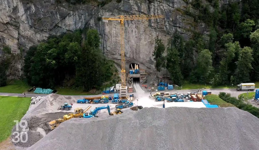 imagen de Los multimillonarios se refugian bajo los Alpes suizos: compran búnkeres para “protegerse" de un mundo incierto