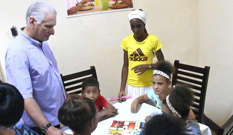 imagen de Díaz-Canel exhibe la vuelta a clases como prueba de que Cuba no colapsa, pero las escuelas muestran otra realidad