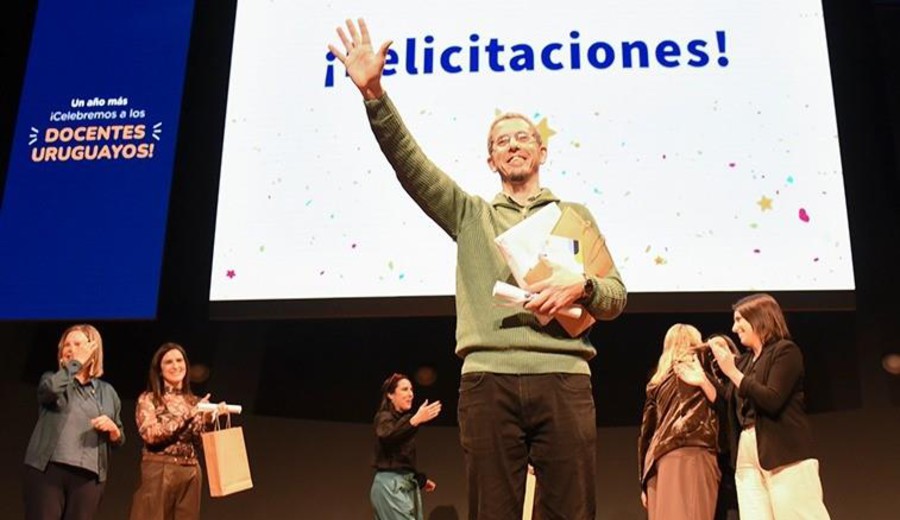 imagen de Profesor de Historia del liceo 48 obtuvo premio al mejor docente del año por proyecto de fotografía con jóvenes