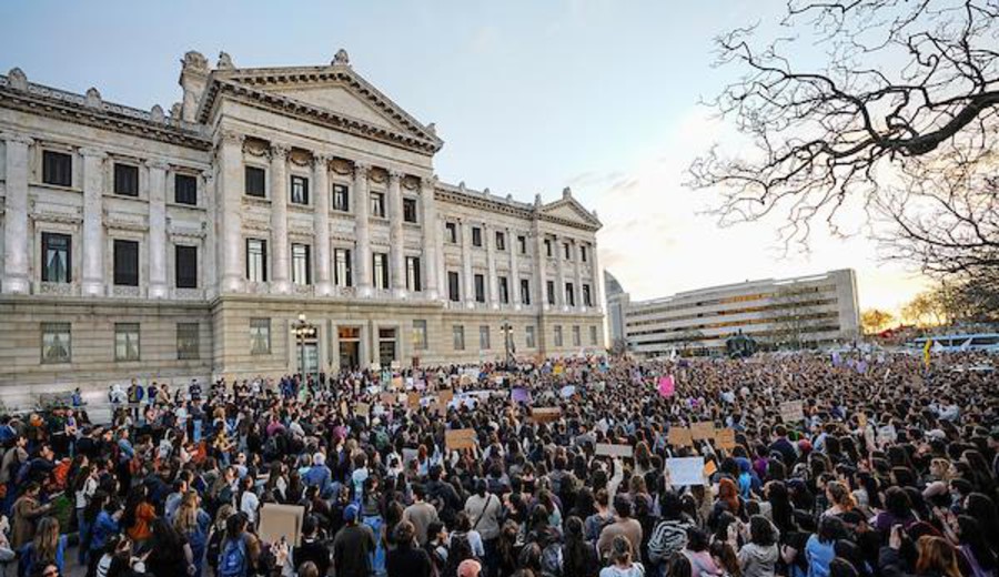 imagen de Udelar: Tras el intento de femicidio en Medicina, reclaman formación obligatoria en género
