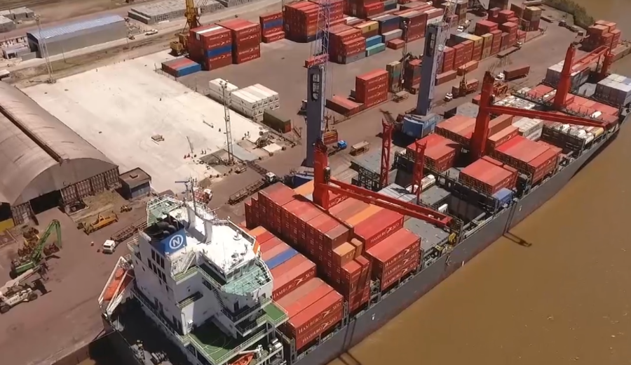 imagen de Accionista mayoritario de Montecon propone inversión de U$S 900 millones en puerto de Montevideo