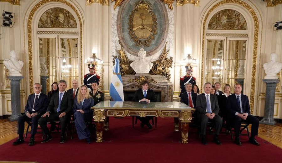 imagen de Economía, Malvinas, Congreso: la realidad desinfla la apuesta libertaria a la pelea en blanco o negro