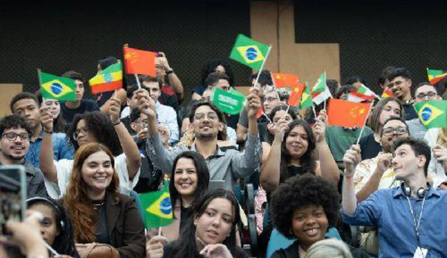 imagen de China está dispuesta a trabajar con socios del BRICS para impulsar cooperación del BRICS ampliado, según portavoz