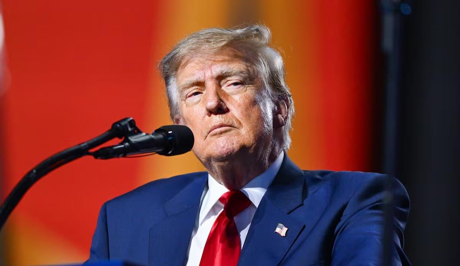 imagen de Un juez ordena restituir el acceso a CNN, MS NOW y Politico tras el veto de Trump
