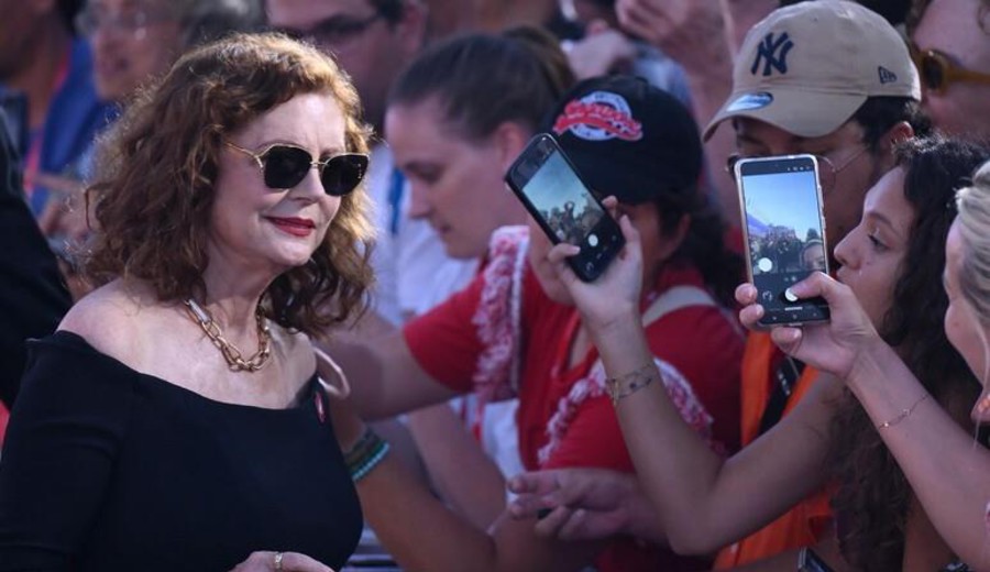 imagen de Susan Sarandon detenida en protesta contra Netanyahu cerca de la ONU