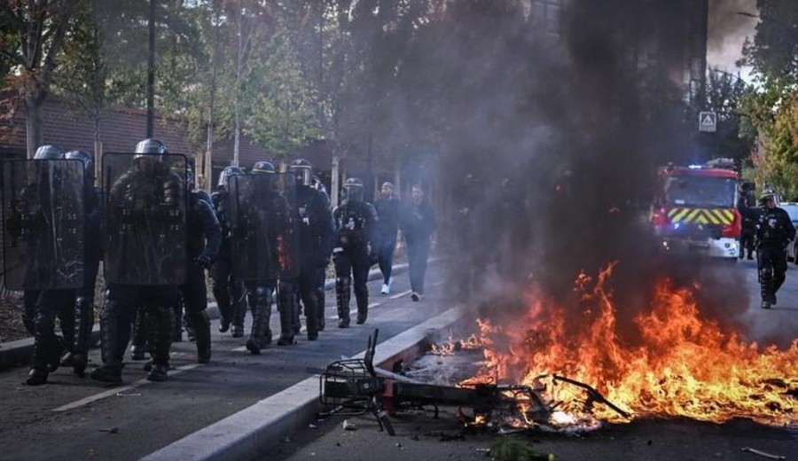 imagen de Arde Francia: feroz protesta estudiantil, queman escuelas y la policía detiene a dos mil manifestantes