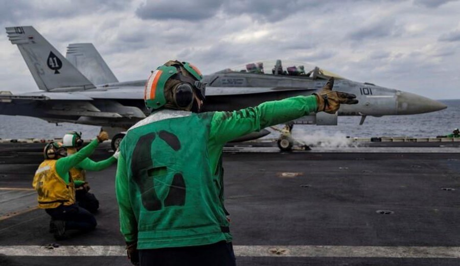 imagen de Vientos de guerra: Trump está listo para una posible escalada y envía un tercer portaaviones hacia Irán
