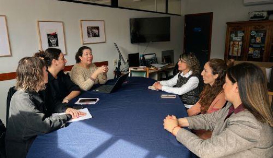 imagen de Una memoria que crece: CDF visita AEBU