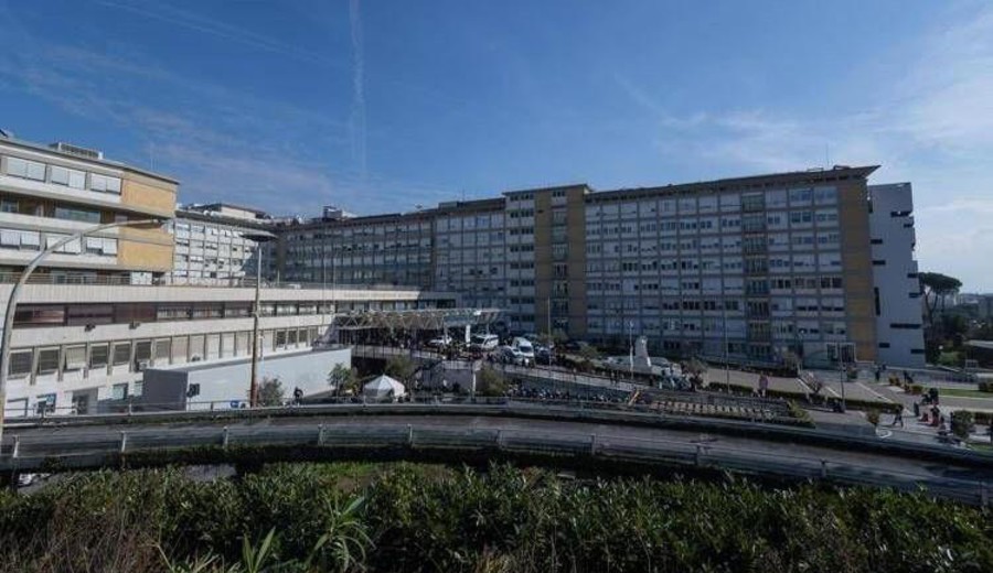 Imagen del contenido Cáncer de páncreas: primer procedimiento mundial con biopegamento radiactivo en el hospital Gemelli de Roma