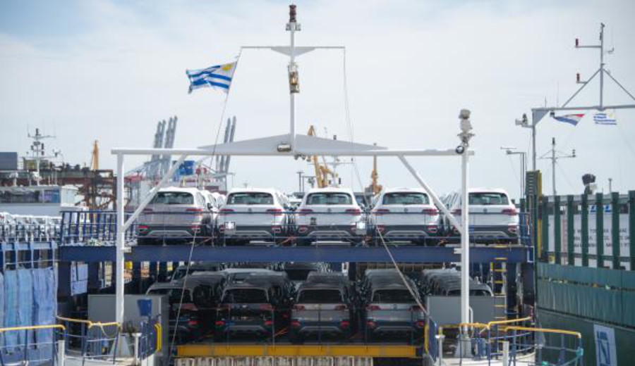 imagen de Puerto de Montevideo saturado: llegarán otros 14.000 autos