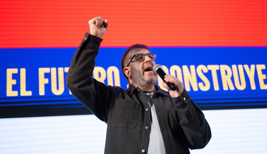 imagen de Fernando Pereira fue reelecto por unanimidad presidente del Frente Amplio: vea su discurso de cierre del congreso