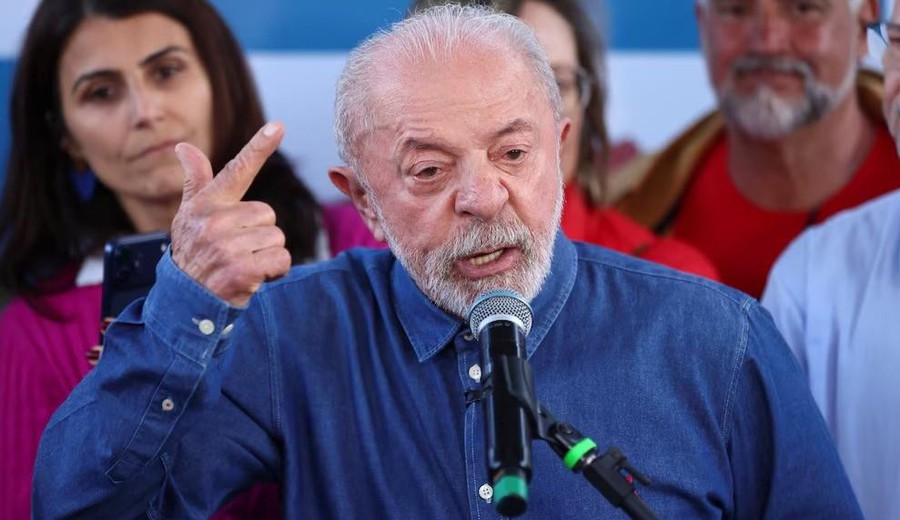 imagen de Lula adelantó los pagos del programa Bolsa Familia para que los 50 millones de beneficiarios cobren antes del balotaje