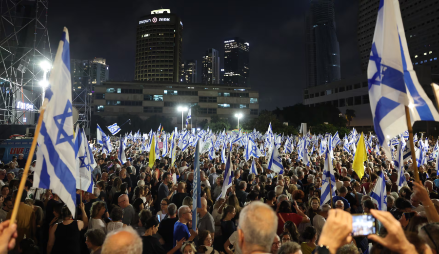 imagen de Miles de israelíes protestaron contra Netanyahu y exigieron investigar las fallas del 7 de octubre