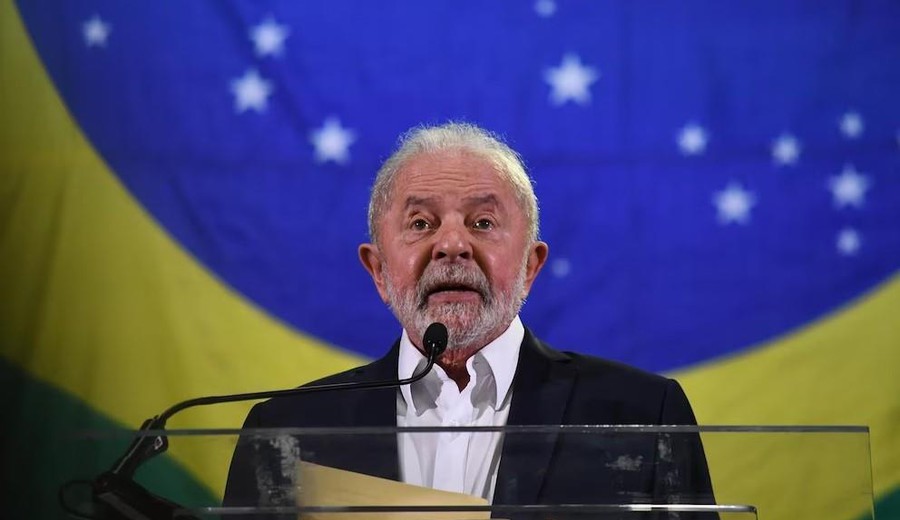 imagen de Lula critica la huida de Flávio Bolsonaro a EEUU, la "primera patria" de la familia Bolsonaro