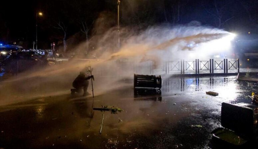 imagen de Marchas de estudiantes y sindicatos en toda Italia; tensión en Roma y Turín
